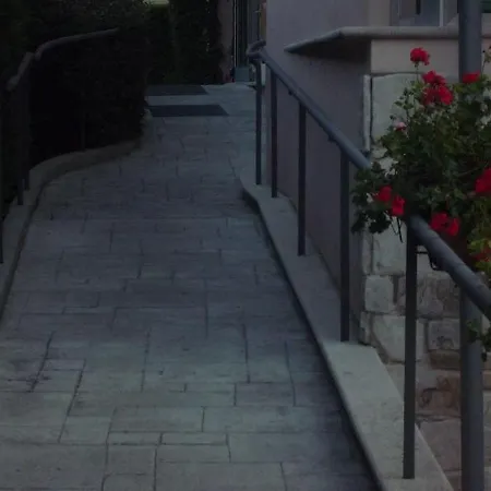 فندق Il Giardino Del Rio 3*