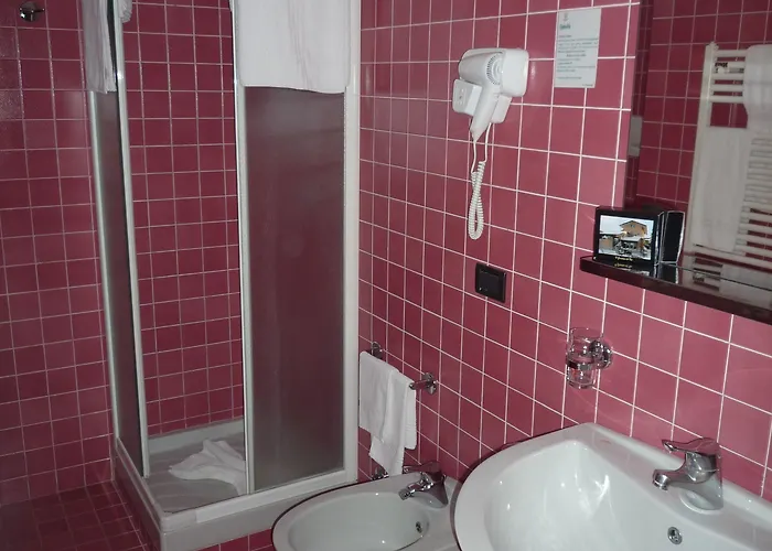 依尔凯花园德尔里奥酒店 3* 桑格罗堡