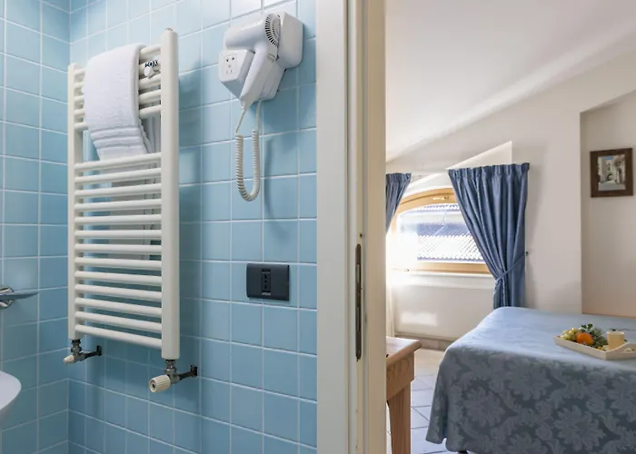 依尔凯花园德尔里奥酒店 酒店 桑格罗堡